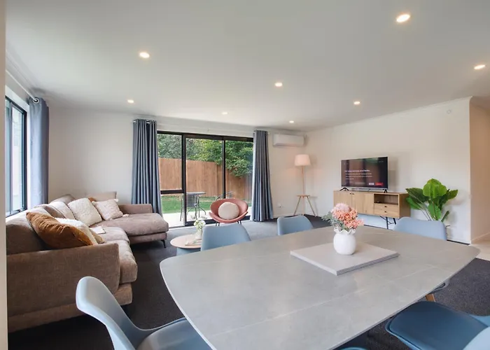 Stylish 4 Bedroom House Brand New In
