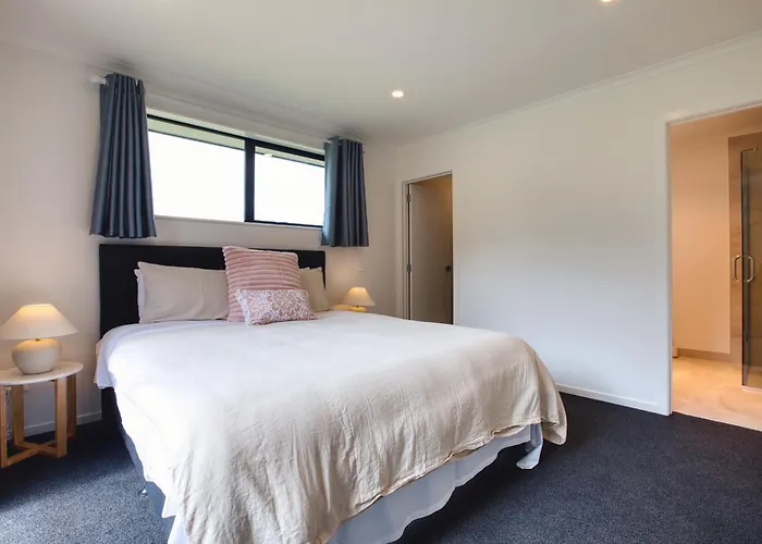 Stylish 4 Bedroom House Brand New In