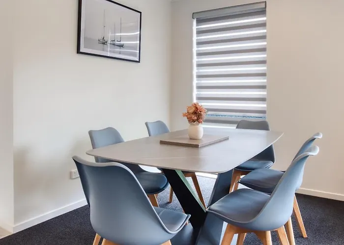 Stylish 4 Bedroom House Brand New In Ferienhaus