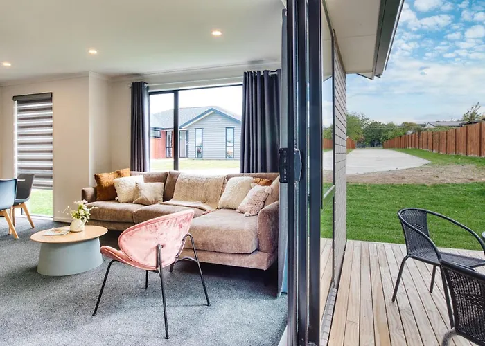 Stylish 4 Bedroom House Brand New In Ferienhaus *